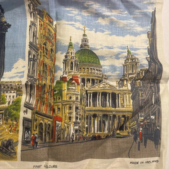 VINTAGE THIS IS LONDON IRISH CABIN LINEN TEA TOWEL SOUVENIR IRELAND - Picture 7 of 11